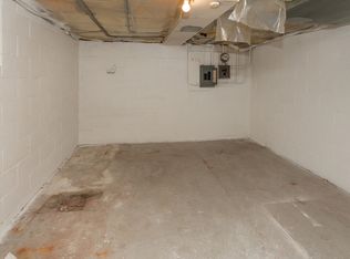 1214 65th St, Windsor Heights, IA 50324