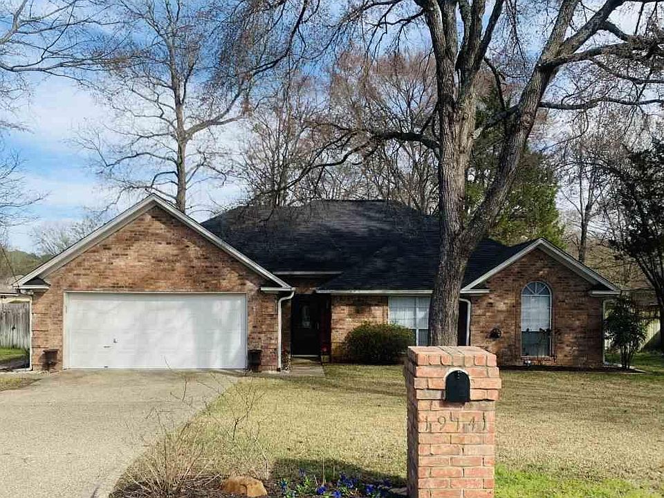 1st image of 19141 Honeysuckle Dr