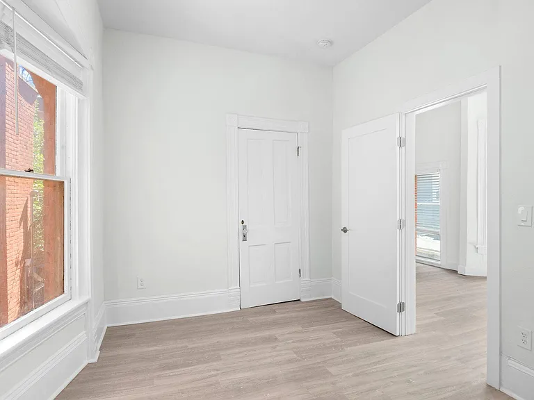 1256 N Corona St #4 — Photo 13
