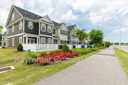 2115 Belden Ave Photo 1