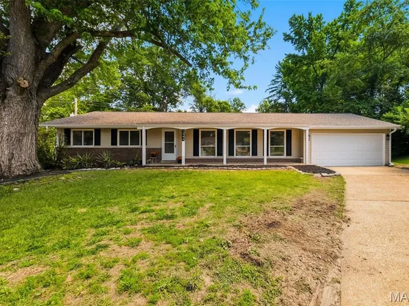 1344 Palm Ridge Ct, Saint Louis, MO 63146