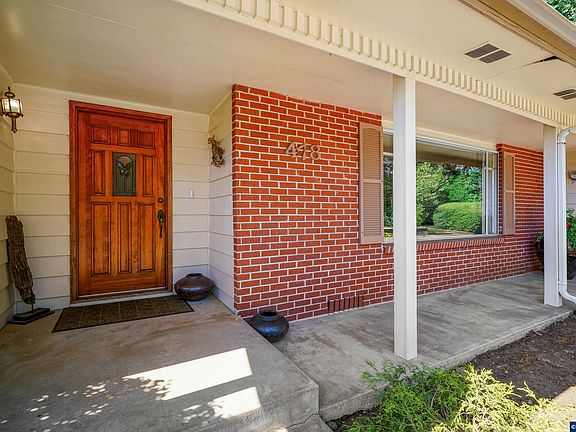 4th image of 478 Welcome Ct SE