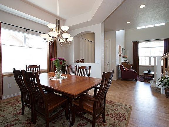 Open floor plan/lots of light