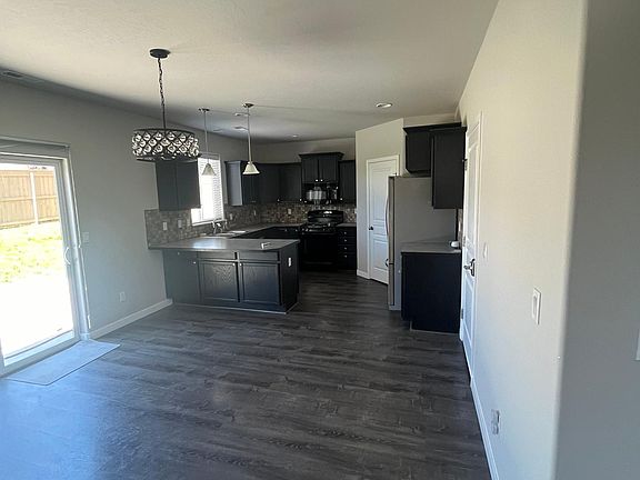 4th image of 2637 Torrey Pines Way