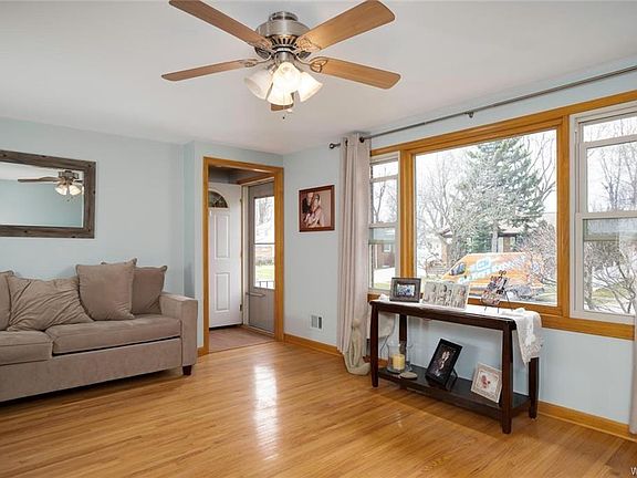 5th image of 11 Hillside Ave