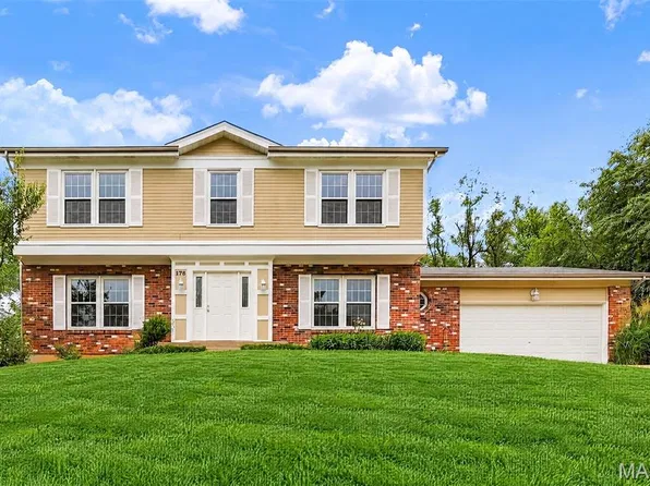 176 Spring Oaks Dr, Ballwin, MO 63011