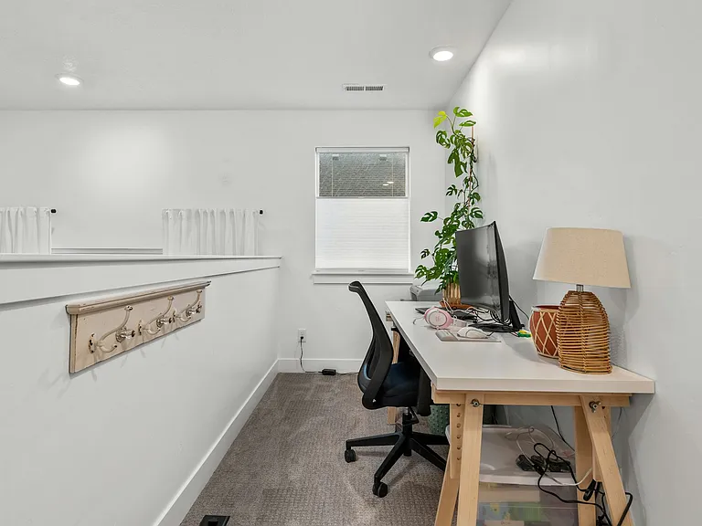 627 S Meade St — Photo 13
