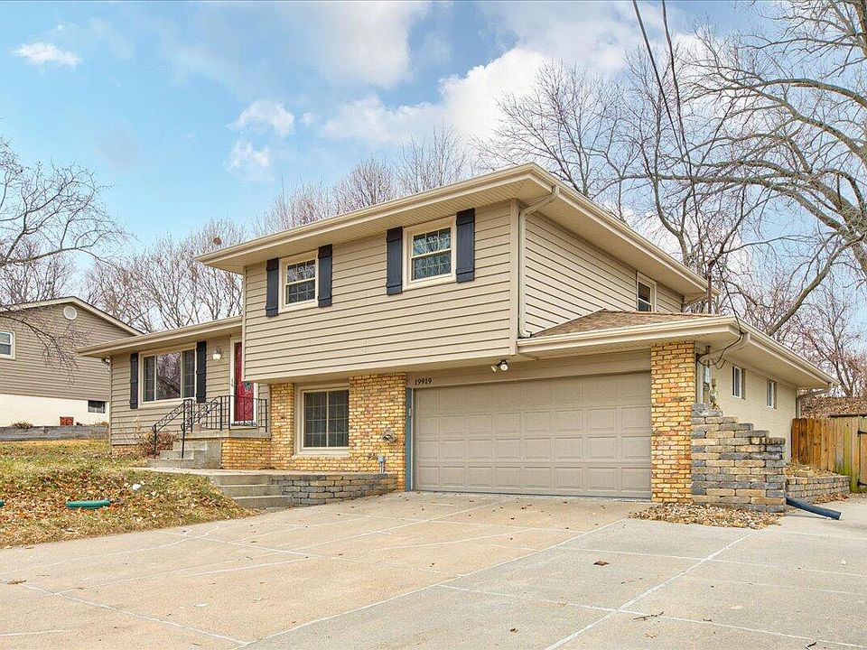 1st image of 19919 Beverly Manor Ln