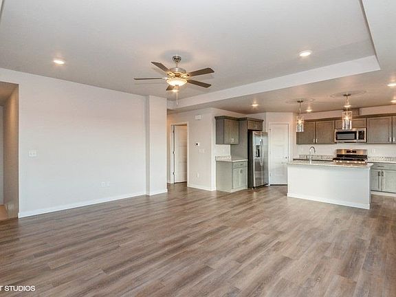 3rd image of 772 Clark Ave