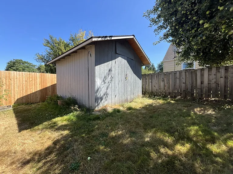 6640 NE Roselawn St — Photo 42