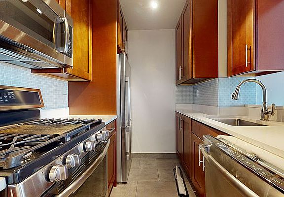 4th image of 400 E 71st St APT 11c