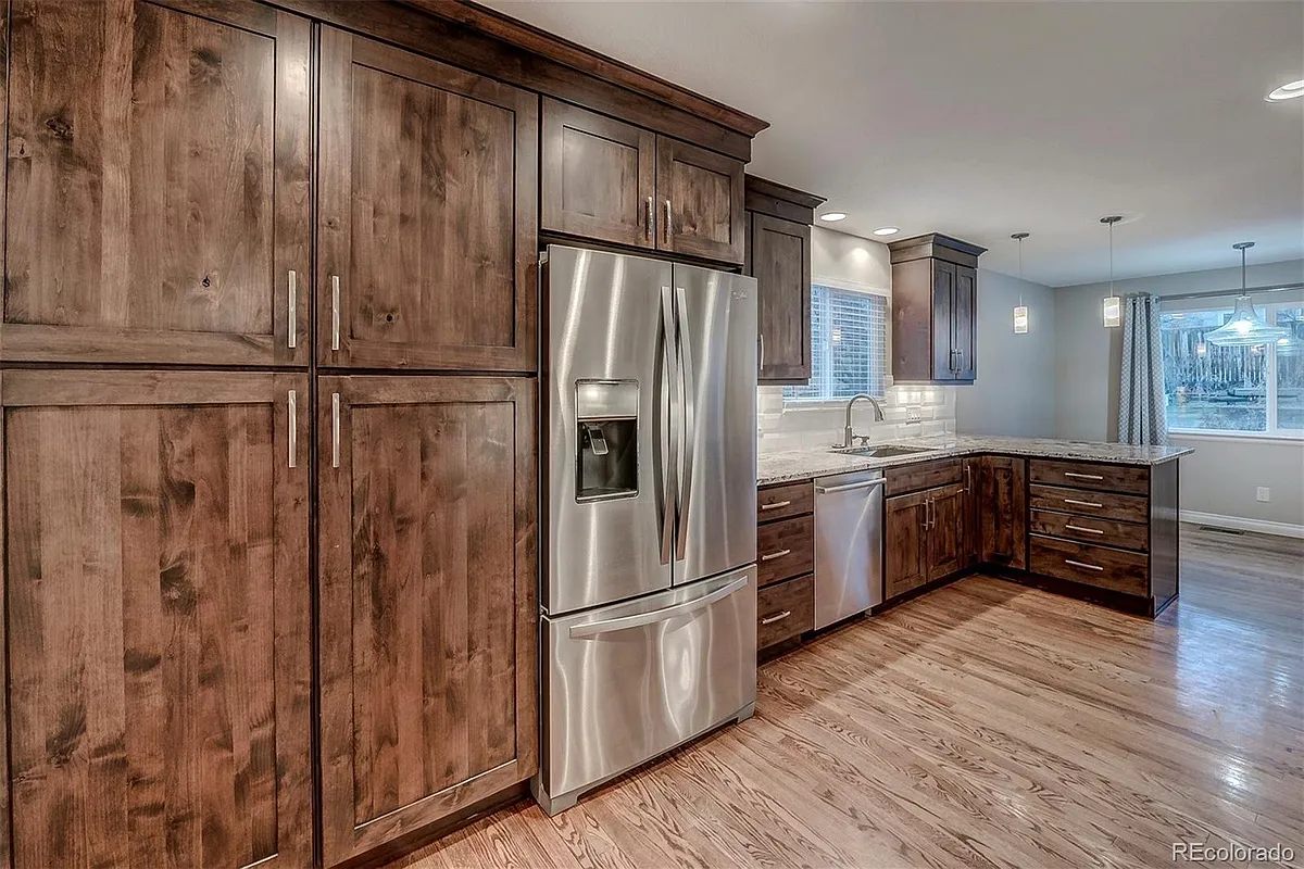 Building Photo - 953 Shadow Mountain Dr