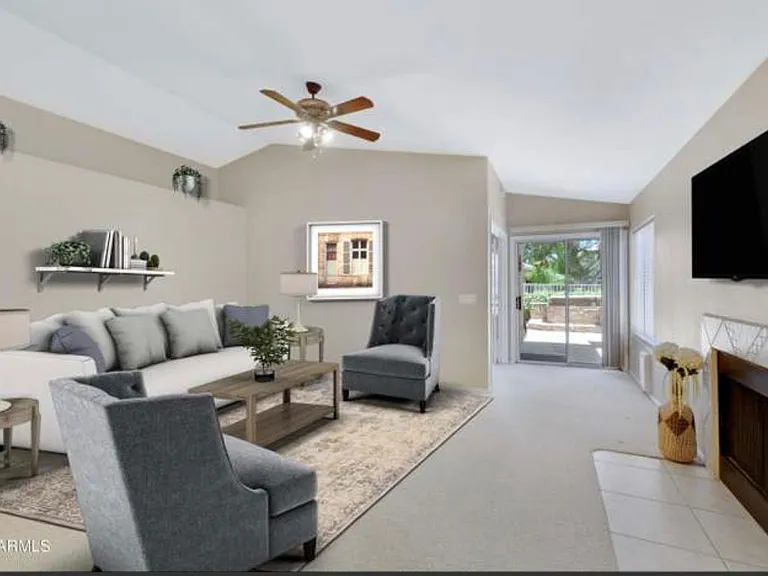 1075 N Saguaro St — Photo 6