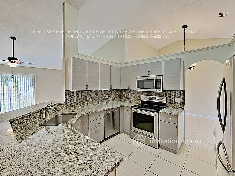 2110 SW Algiers St — Photo 7