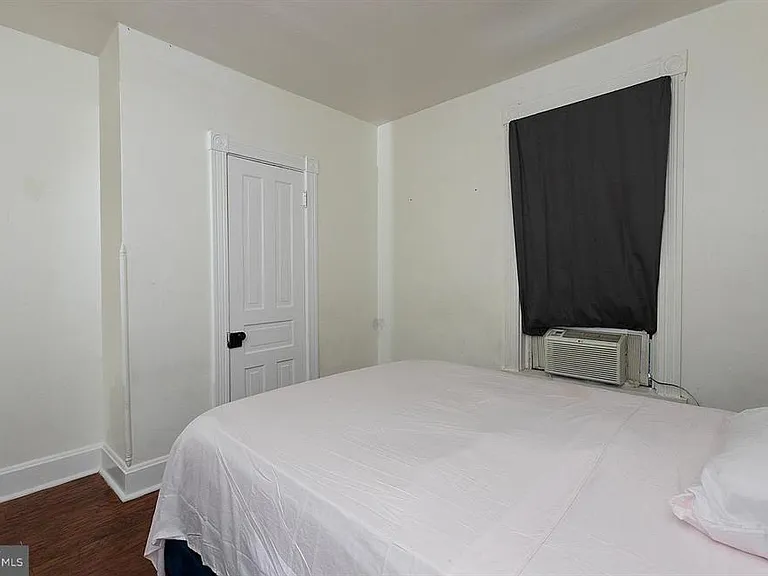 1342 State St #2R — Photo 17