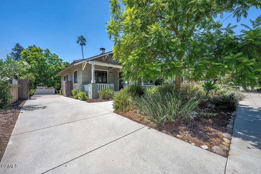 2 bed, 2.0 bath, 1316 sqft, $6,500 — Photo 3