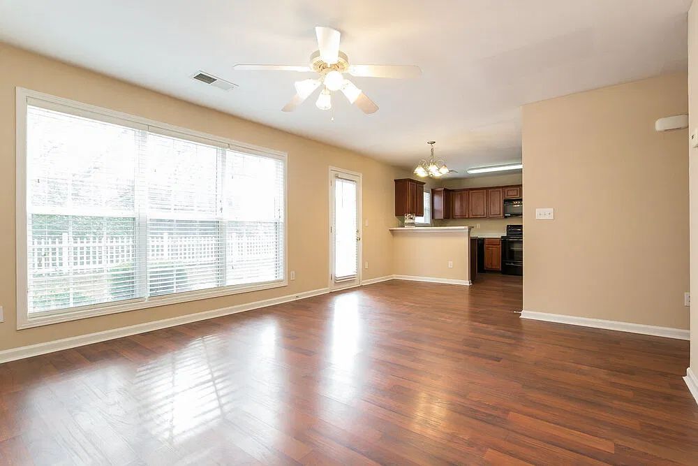3 bed, 2.5 bath, 1726 sqft, $3,040 — Photo 4