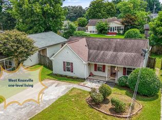 1702 Woodpointe Dr, Knoxville, TN 37931