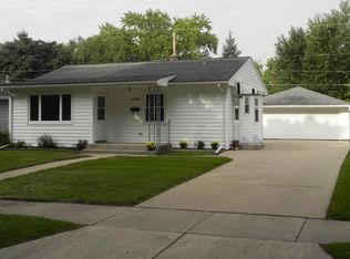W64N409 Madison Ave, Cedarburg, WI 53012