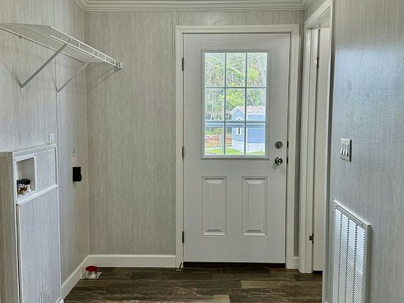 2nd image of 1250 Lakeview Dr #47A