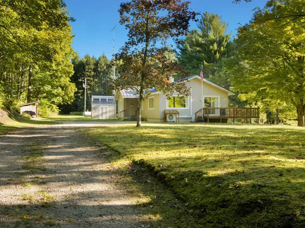 15172 Clarks Mill Rd, Interlochen, MI 49643