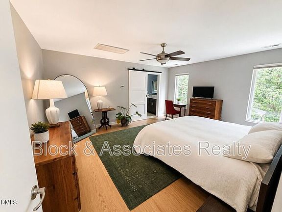 3rd image of 2200 Kilburn Rd
