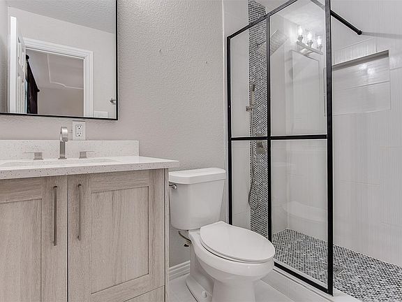 2nd image of 5507 Sarasota Dr