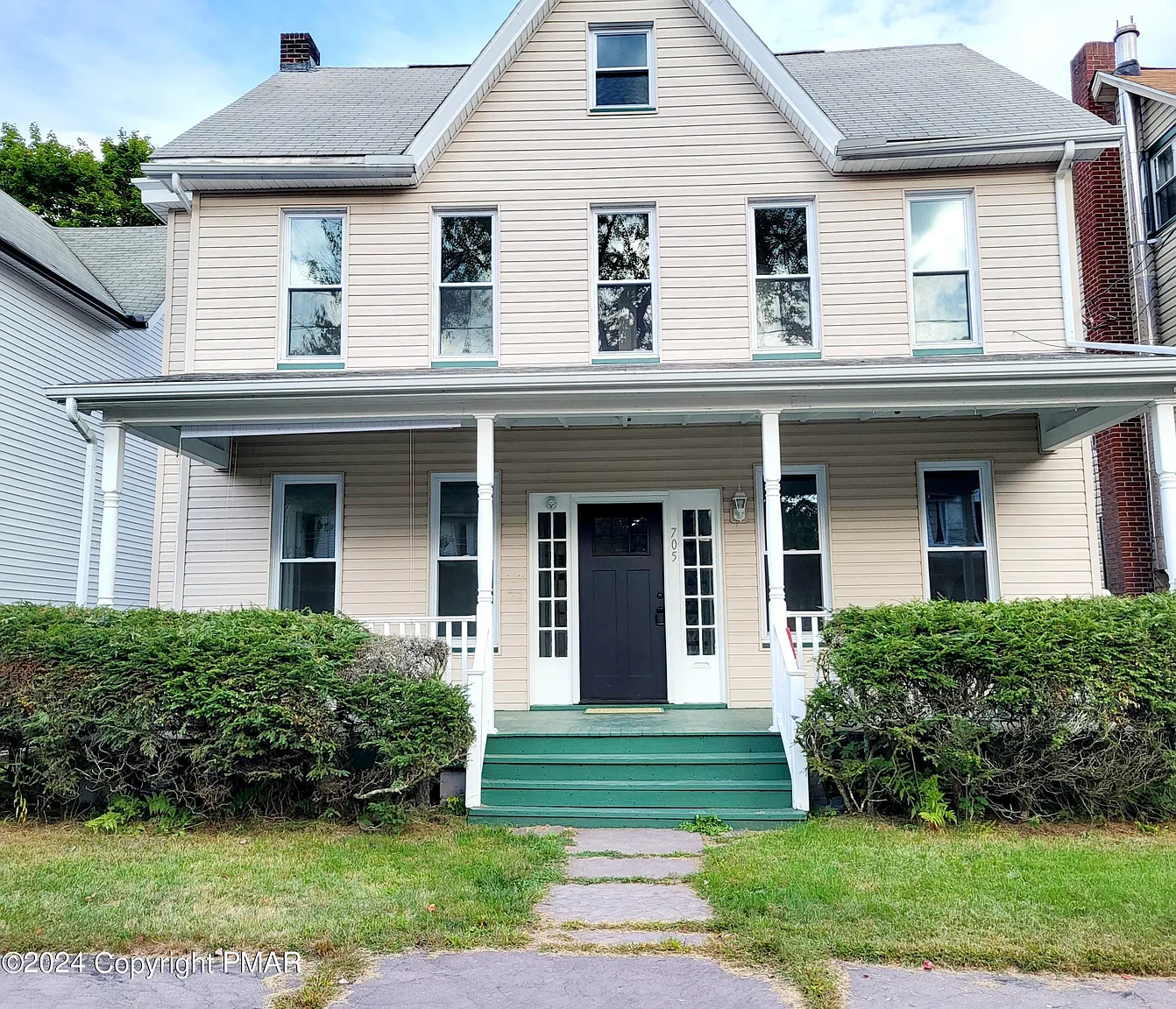 705 Towanda St photo 1