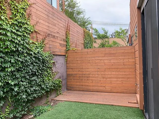 3521 Cahuenga Blvd W — Photo 13