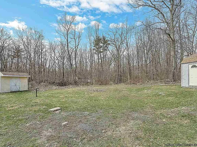 149 Lewis Ln #B — Photo 3