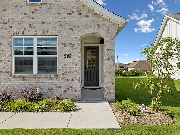 4th image of 548 Byres Ct