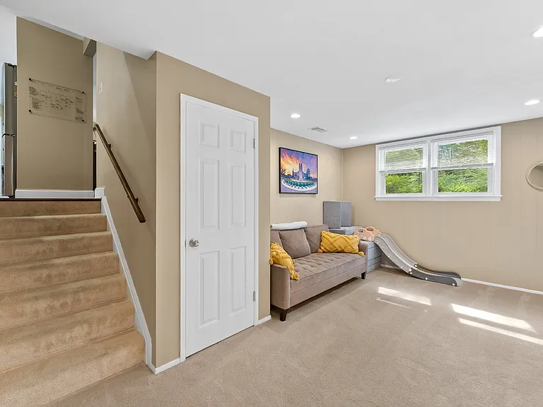 5208 Lindsay St — Photo 11