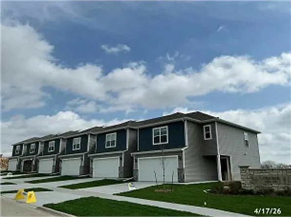 566 N Kimberlite St, Tiffin, IA 52340
