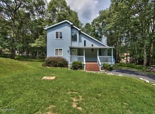4112 Blueberry Hill Rd, Bushkill, PA 18324