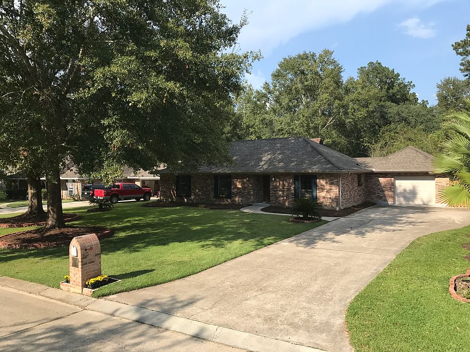 110 Oak Leaf Drive