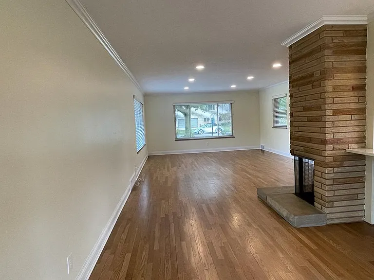 1533 Cambridge Rd — Photo 23