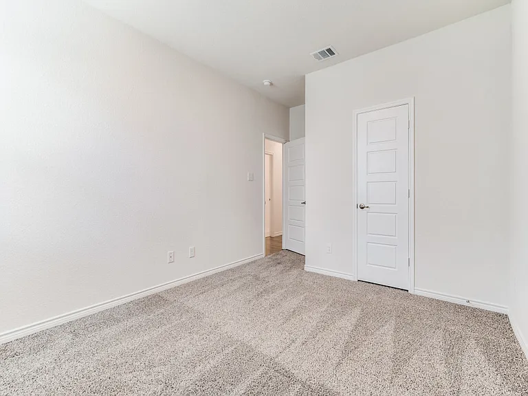 763 Philadelphia St — Photo 16