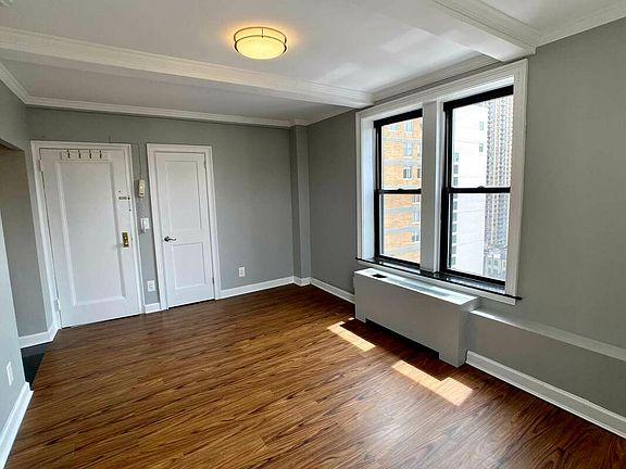 4th image of 240 W 73rd St #1615**