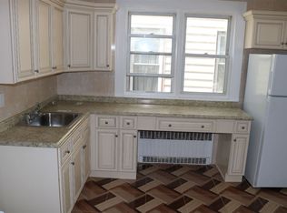 20 W 50th St, Bayonne, NJ 07002