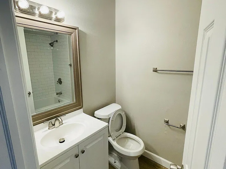 511 Duchess Ct #1 — Photo 13