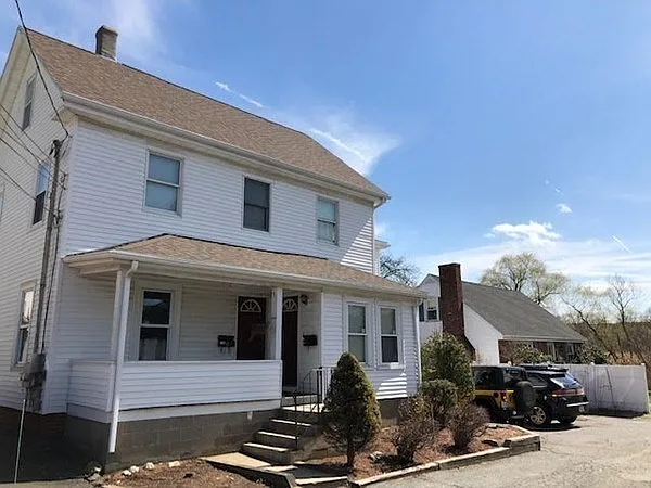 2 bed, 1.0 bath, 900 sqft, $2,400 — Photo 3