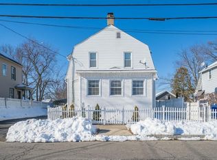 38 Porter St, Springfield, MA 01104
