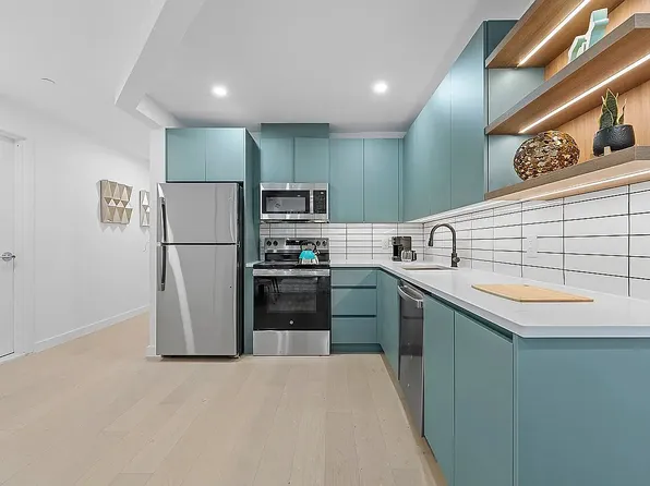 935 Brooklyn Ave, Brooklyn, NY 11203