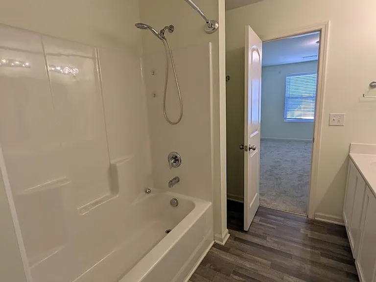 75 Shamrock Dr W — Photo 24