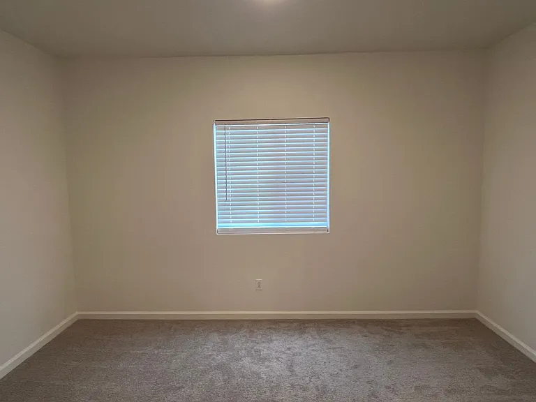 417 Fortuna Ct — Photo 5