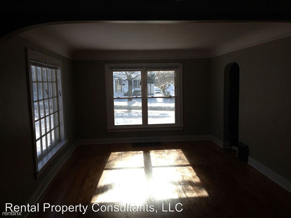 1st image of 859 Malta St NE