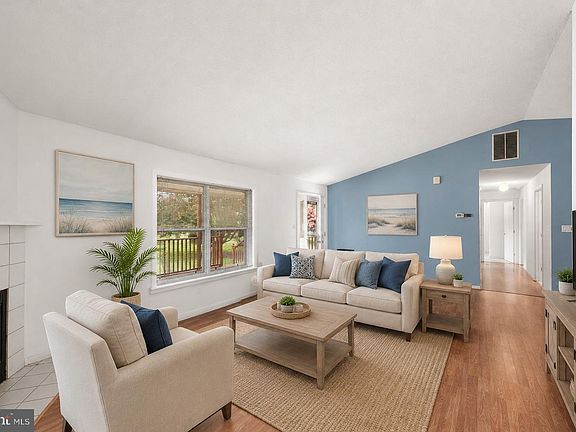 2nd image of 35065 Meadow Dr