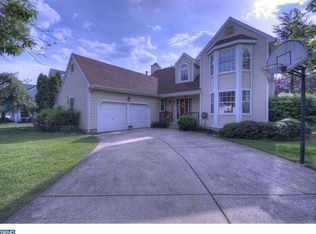 27 Edinburgh Ln, Mount Laurel, NJ 08054