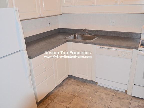 5th image of 103 Monmouth St #607