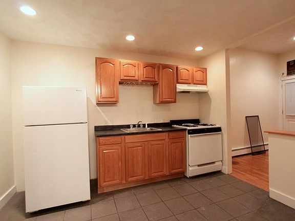 2nd image of 302A Highland Ave #A